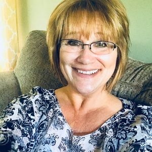 Meet your Posher, Debbie